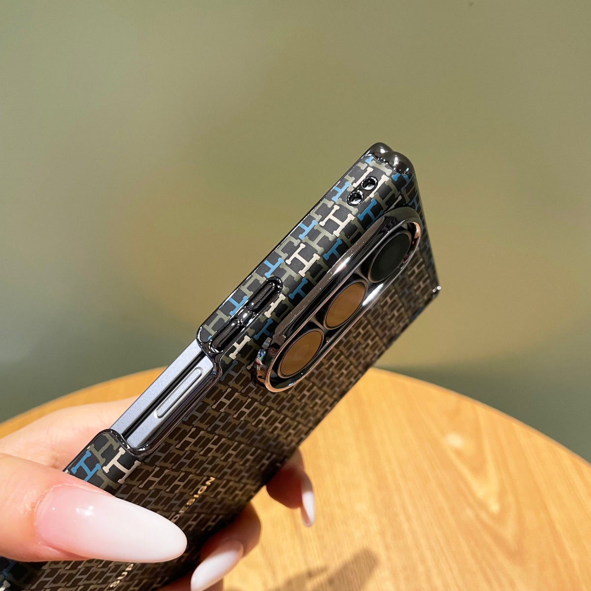 Magnetic Phone Case For Samsung Galaxy Z Fold, Built-In Wireless Charging Magnet
